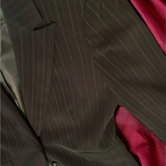 Tahari Arthur Levine Ladies Dress Suit - Pin Stripes - Picture 7 of 10